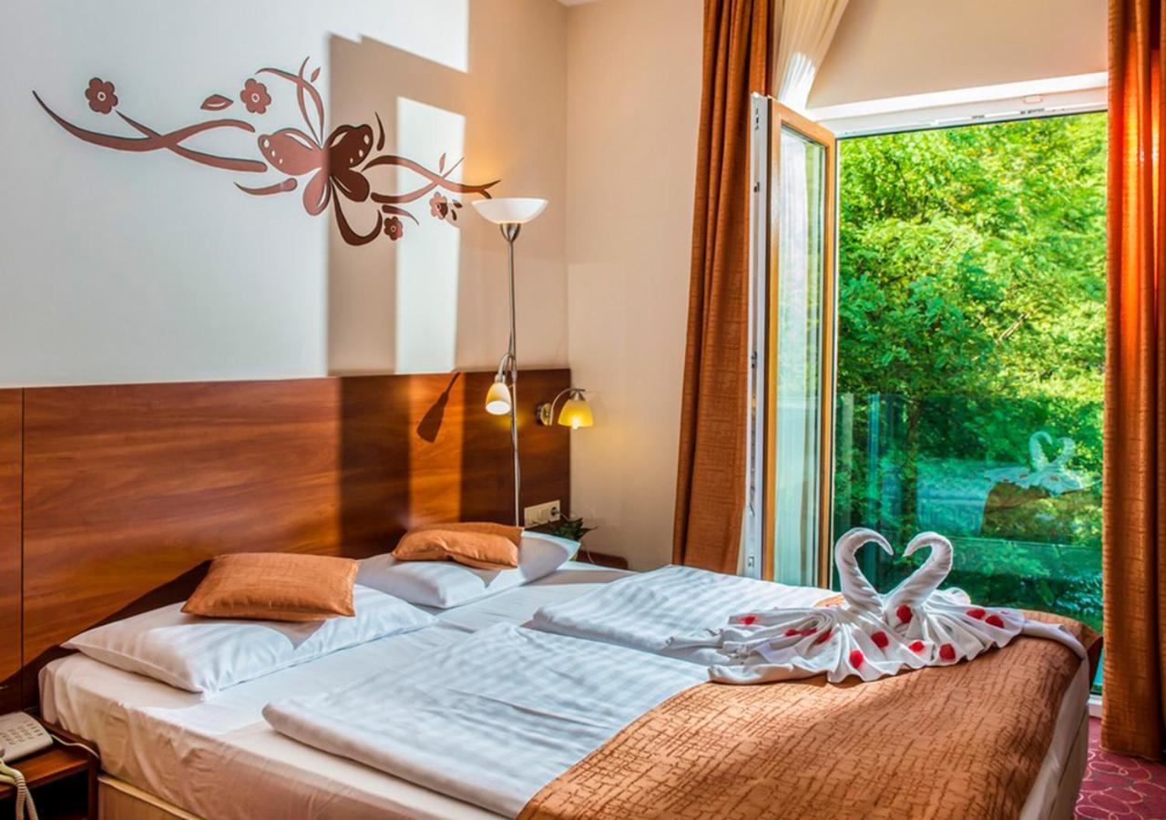 Patak Park Hotel - Adults Only Visegrad Bagian luar foto